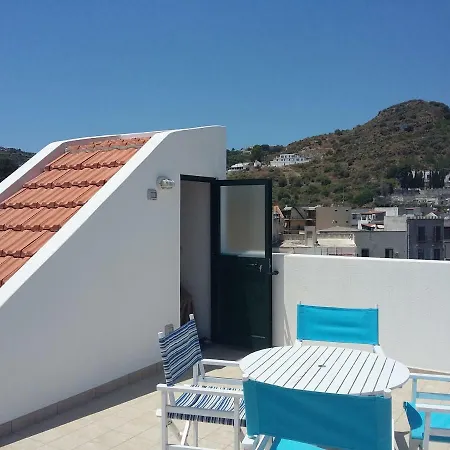 Casa Meligunis * ليباري