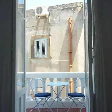 Casa Meligunis